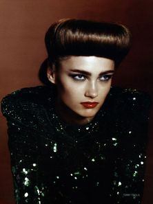 Karmen_pedaru_vogue_russia-2